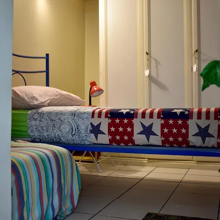 Bed-letto-cama In Shared Condivisa Hostel *