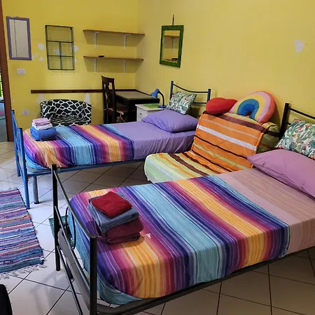 Bed-letto-cama In Shared Condivisa Neapol